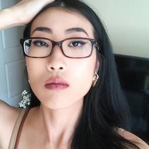 Meet your Posher, Suzy